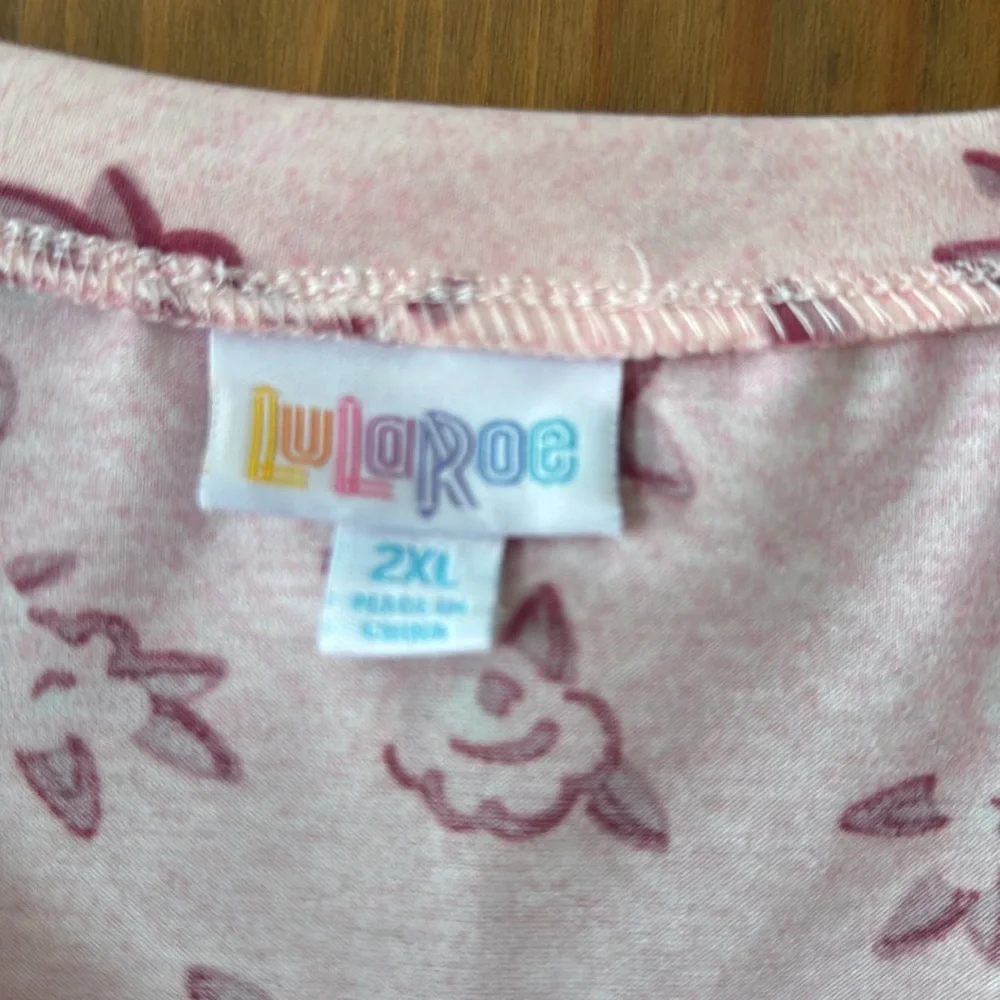 Pink Floral V-Neck Top LULAROE - Picture 2 of 2